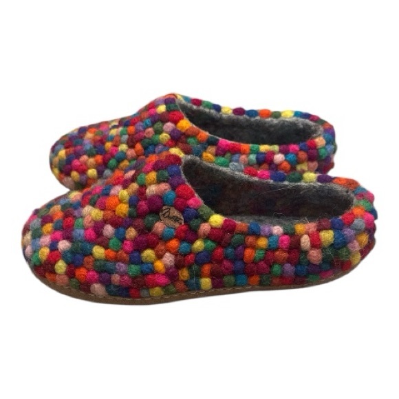 WoolFit® Handfelted Slippers | Footprint, rainbow dots - Picture 3 of 7